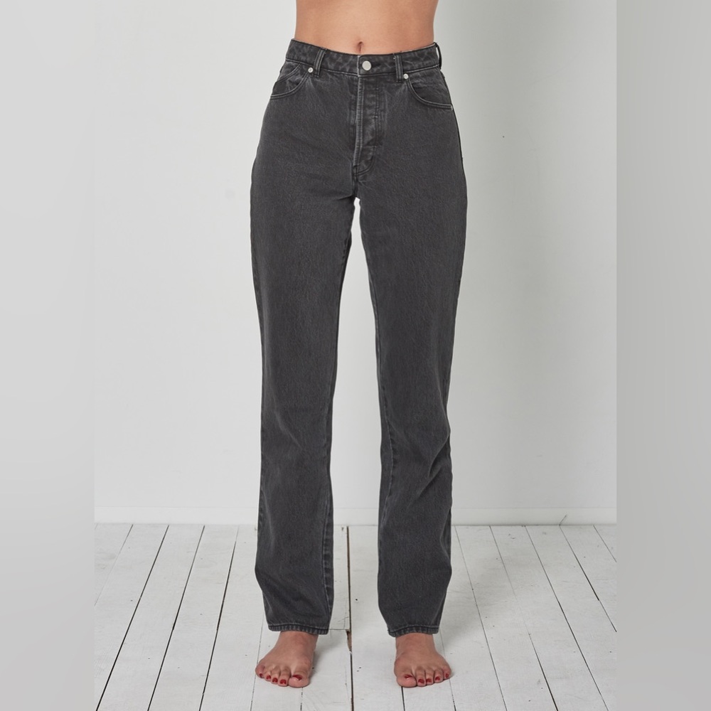 Rolla’s Classic Straight Jean